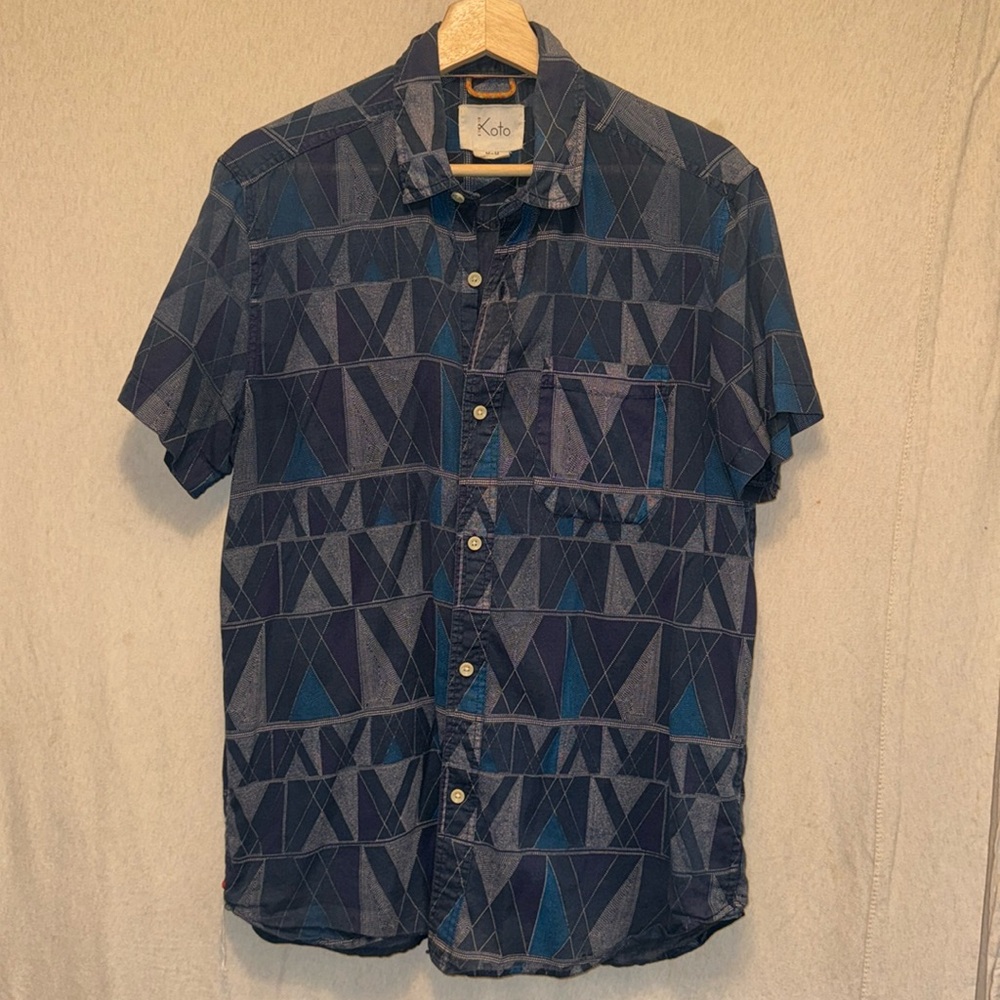 KOTO geometric print short sleeve size MEDIUM